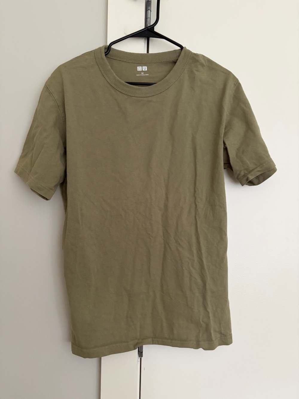 UNIQLO Men’s Olive Crew Neck T-Shirt